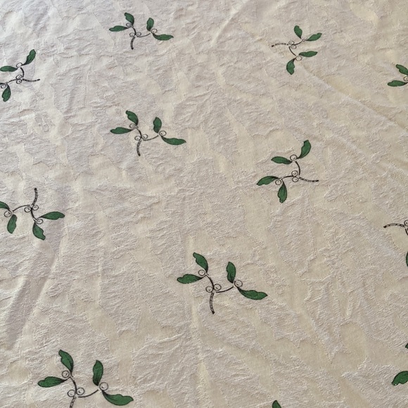 SPODE Christmas Tree Santa Tree Top Dining Table Tablecloth 70 inch Round - Picture 7 of 10